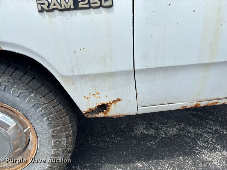 image for item DZ4502 1993 Dodge D200 pickup truck