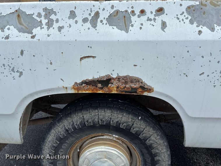 image for item DZ4502 1993 Dodge D200 pickup truck