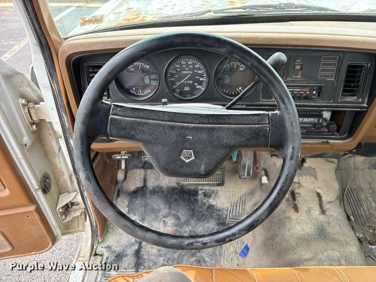 image for item DZ4502 1993 Dodge D200 pickup truck