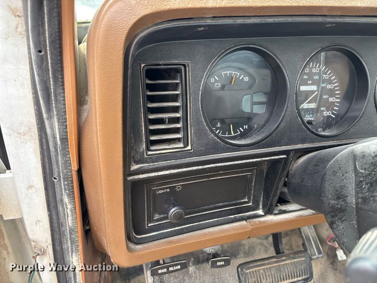 image for item DZ4502 1993 Dodge D200 pickup truck