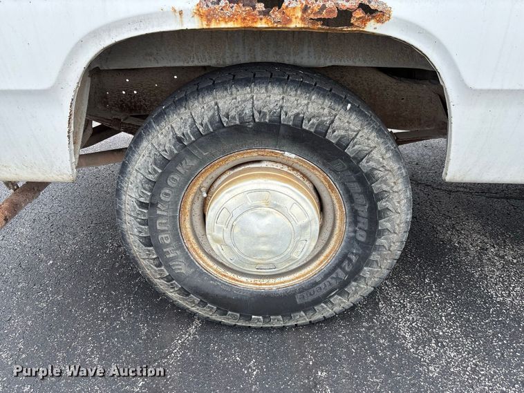 image for item DZ4502 1993 Dodge D200 pickup truck