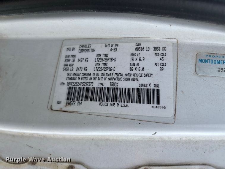 image for item DZ4502 1993 Dodge D200 pickup truck