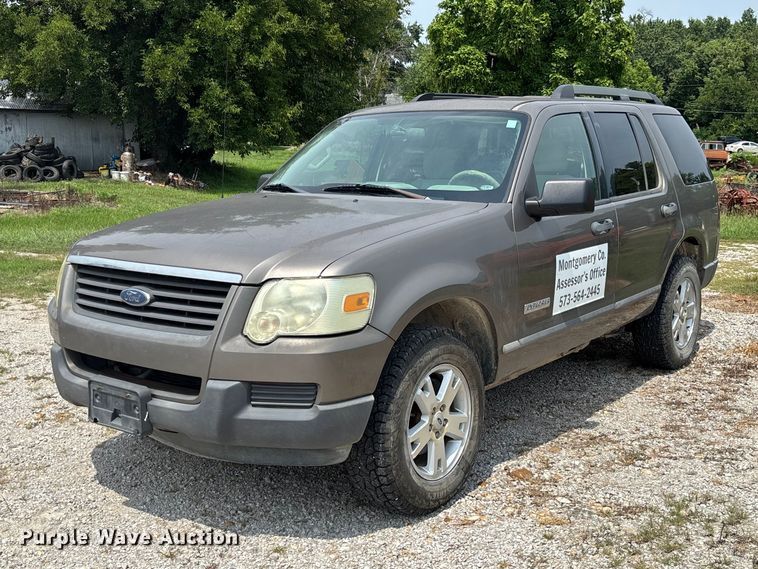 2006 Ford Explorer XLS SUV