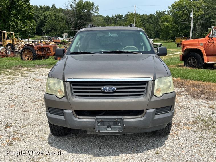 image for item DZ4503 2006 Ford Explorer XLS SUV