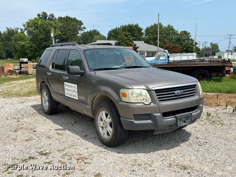 image for item DZ4503 2006 Ford Explorer XLS SUV