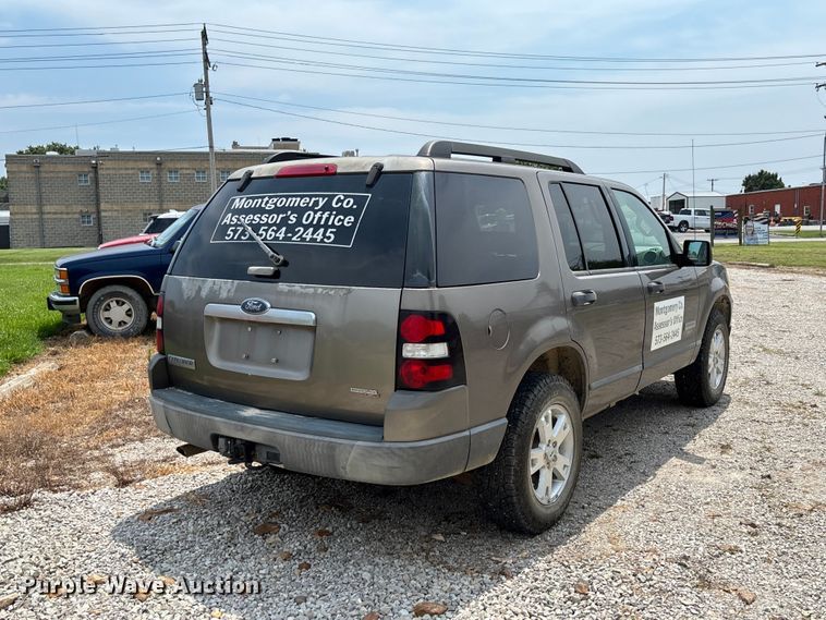 image for item DZ4503 2006 Ford Explorer XLS SUV