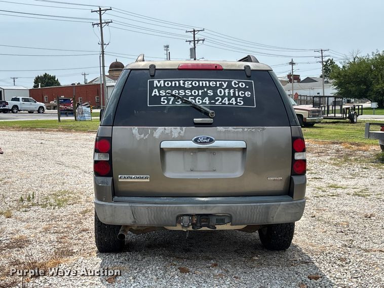 image for item DZ4503 2006 Ford Explorer XLS SUV
