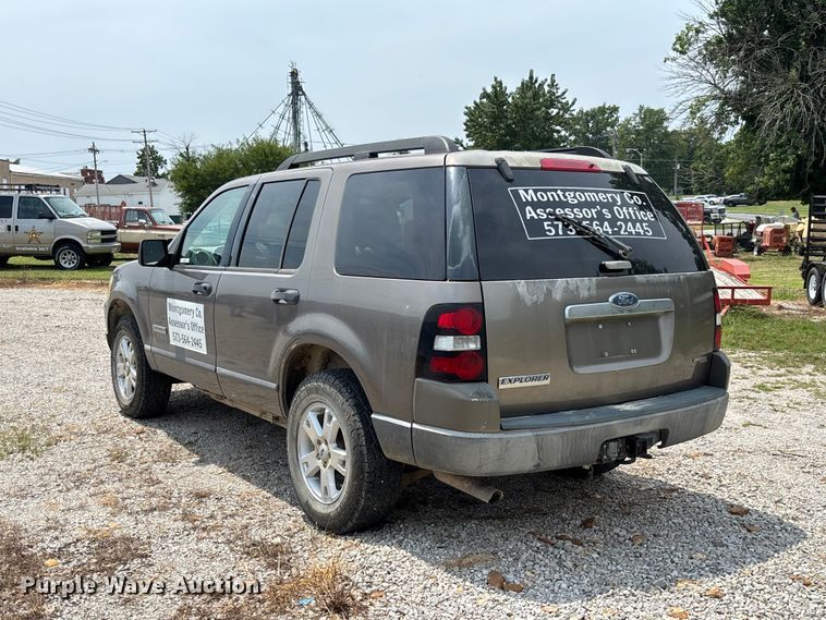 image for item DZ4503 2006 Ford Explorer XLS SUV