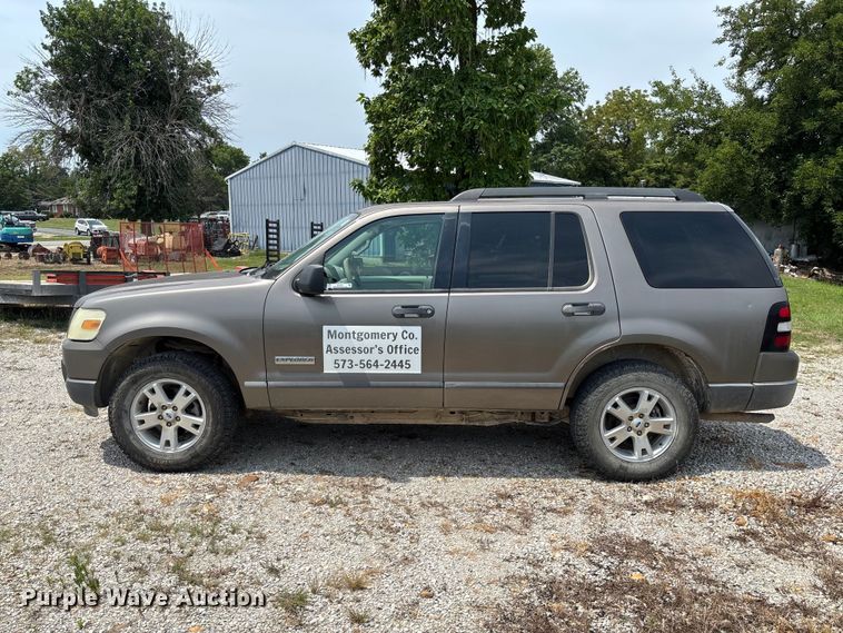 image for item DZ4503 2006 Ford Explorer XLS SUV