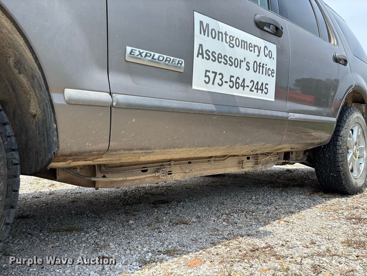image for item DZ4503 2006 Ford Explorer XLS SUV