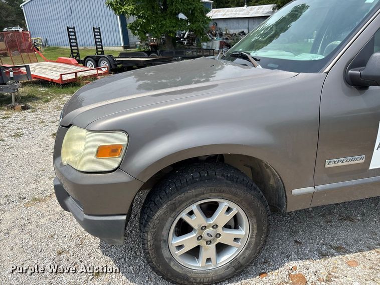 image for item DZ4503 2006 Ford Explorer XLS SUV