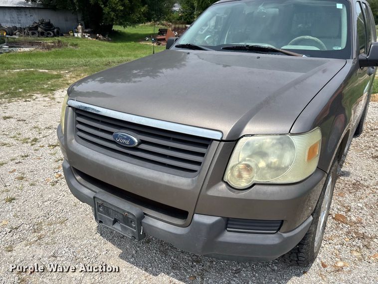 image for item DZ4503 2006 Ford Explorer XLS SUV