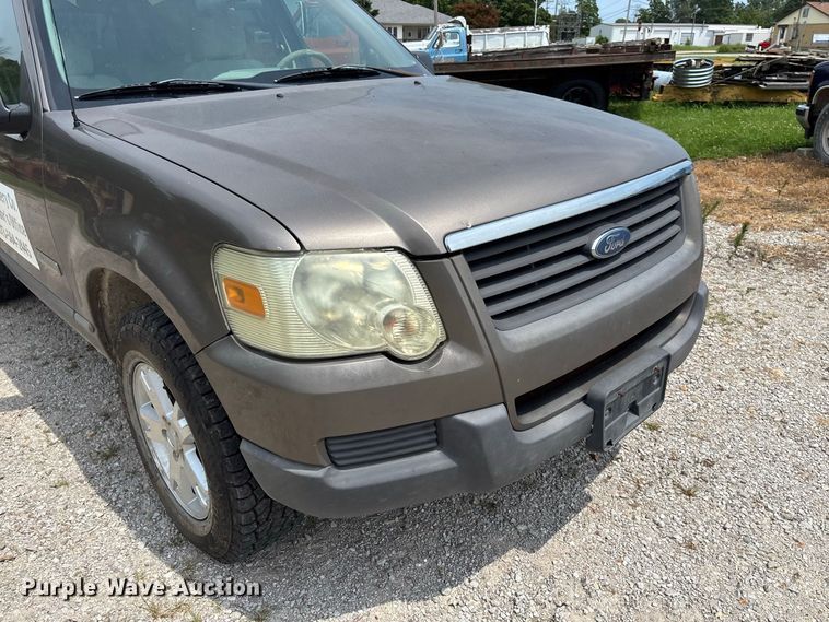 image for item DZ4503 2006 Ford Explorer XLS SUV