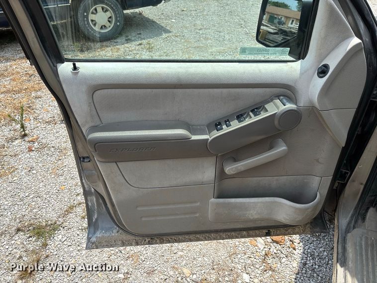 image for item DZ4503 2006 Ford Explorer XLS SUV