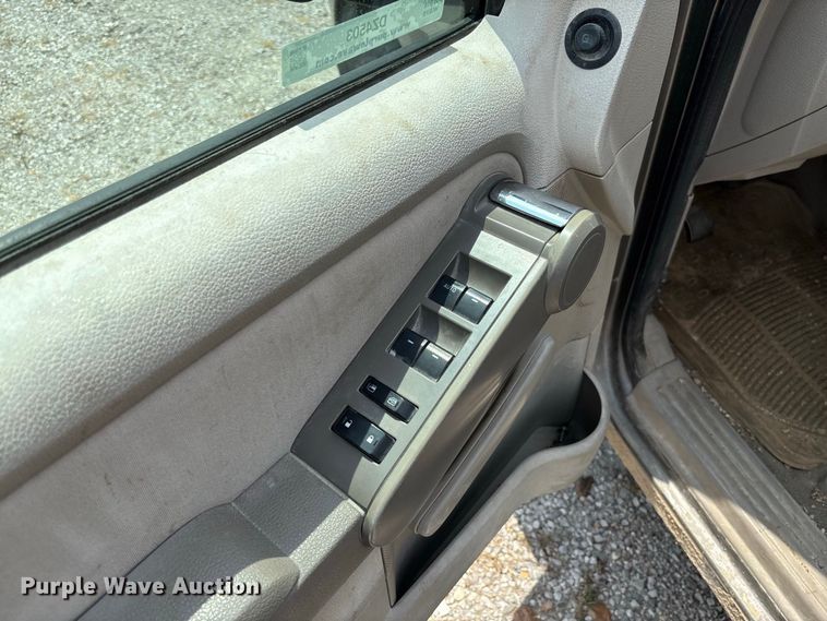 image for item DZ4503 2006 Ford Explorer XLS SUV