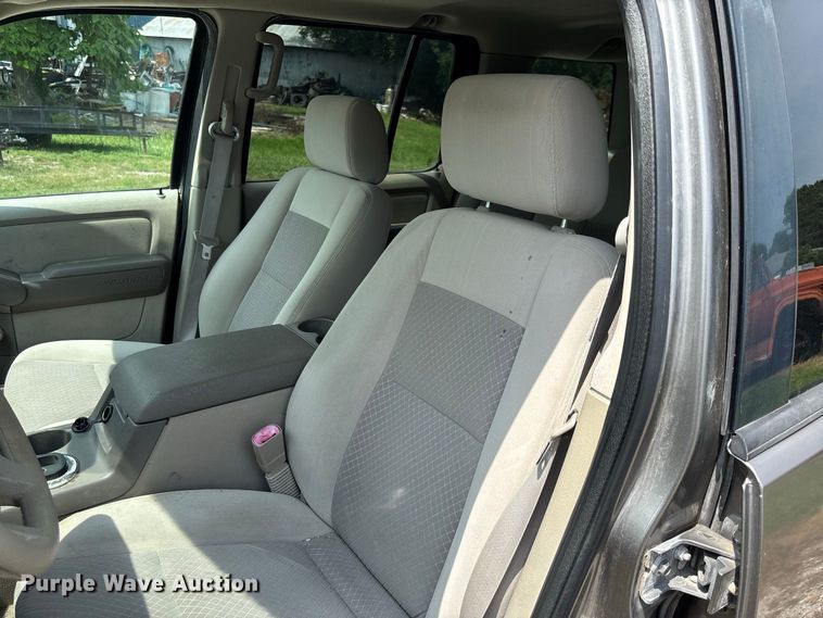 image for item DZ4503 2006 Ford Explorer XLS SUV