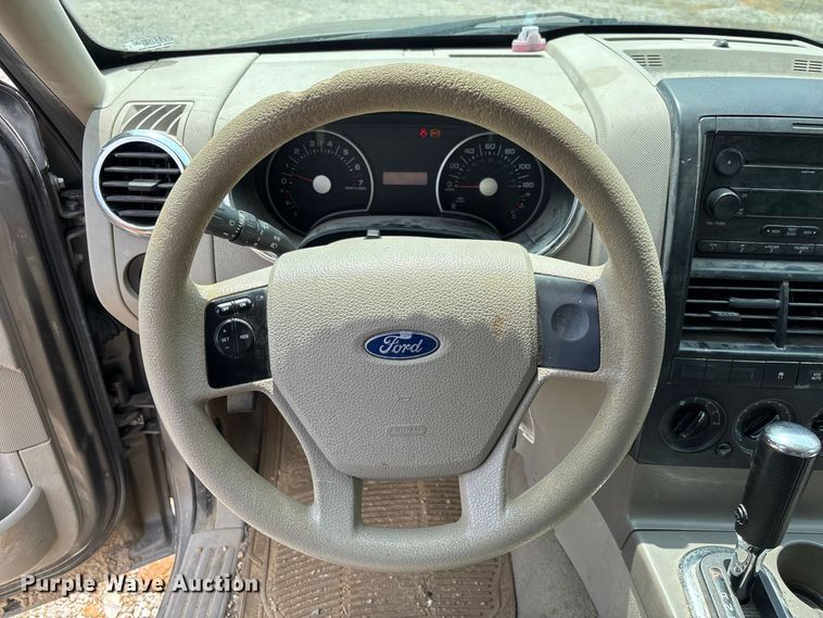 image for item DZ4503 2006 Ford Explorer XLS SUV