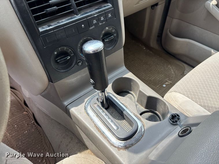 image for item DZ4503 2006 Ford Explorer XLS SUV