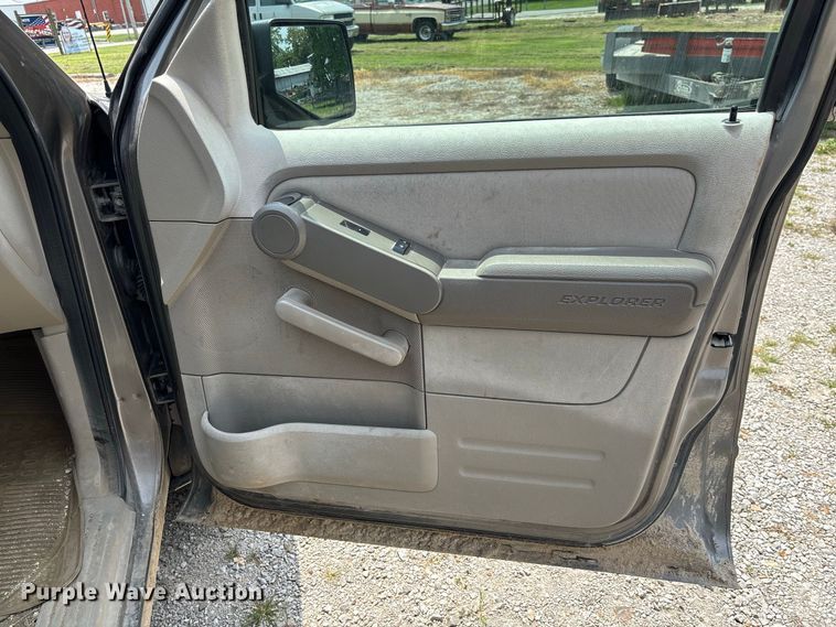 image for item DZ4503 2006 Ford Explorer XLS SUV