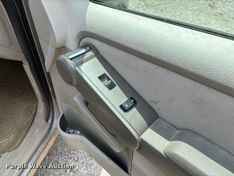 image for item DZ4503 2006 Ford Explorer XLS SUV