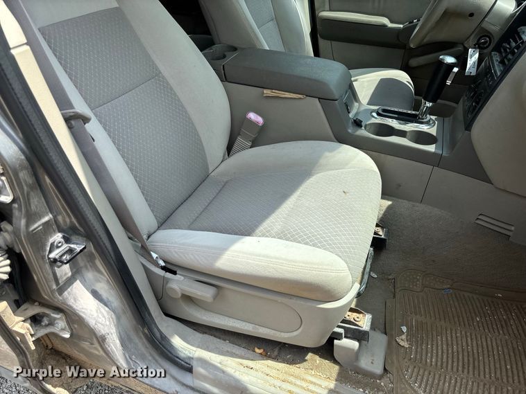 image for item DZ4503 2006 Ford Explorer XLS SUV