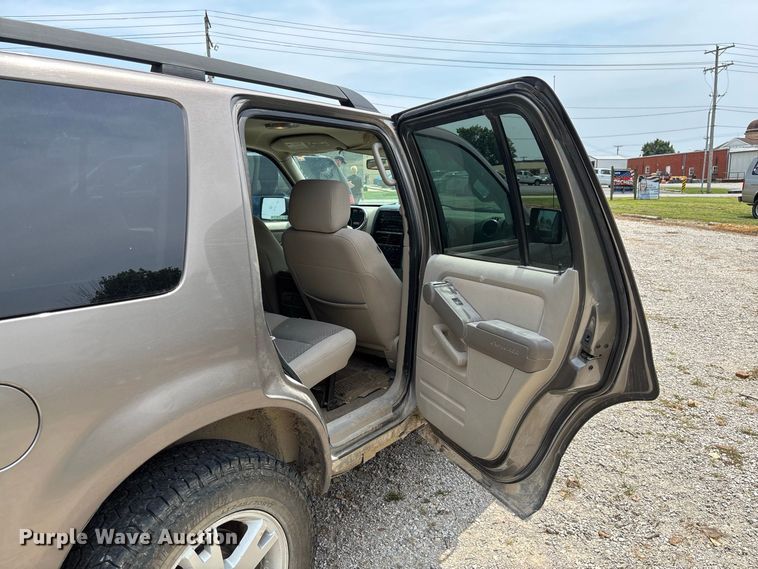 image for item DZ4503 2006 Ford Explorer XLS SUV