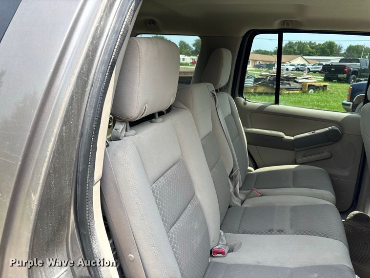 image for item DZ4503 2006 Ford Explorer XLS SUV