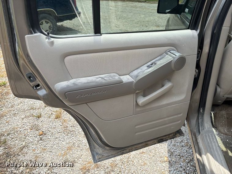 image for item DZ4503 2006 Ford Explorer XLS SUV