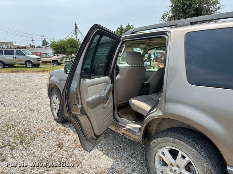 image for item DZ4503 2006 Ford Explorer XLS SUV
