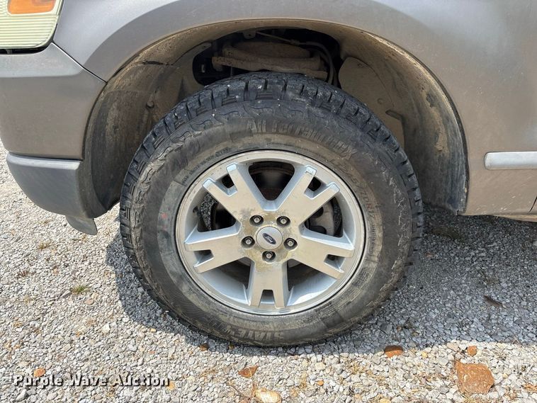 image for item DZ4503 2006 Ford Explorer XLS SUV