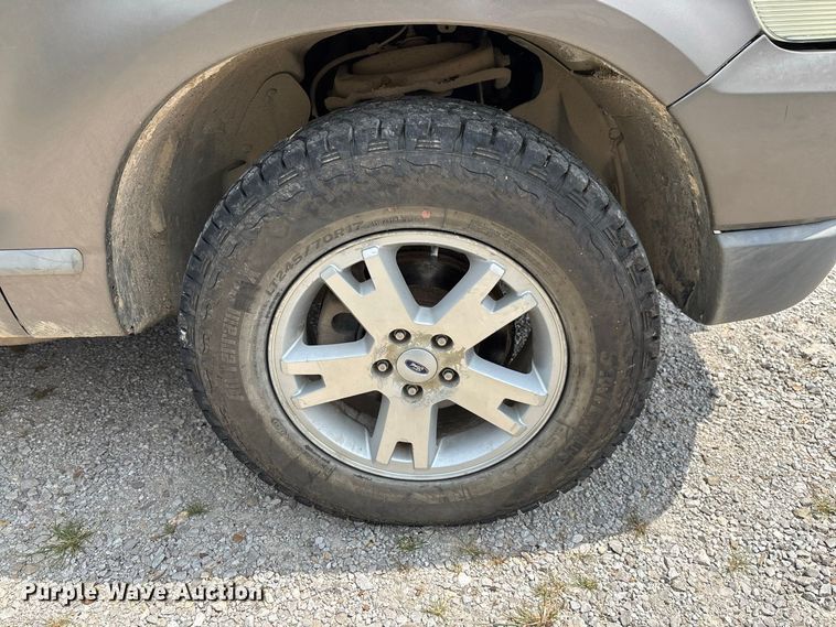 image for item DZ4503 2006 Ford Explorer XLS SUV