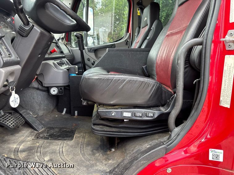 image for item DZ4517 2011 Freightliner M2 112 Ext. Cab flatbed truck
