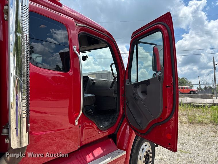 image for item DZ4517 2011 Freightliner M2 112 Ext. Cab flatbed truck