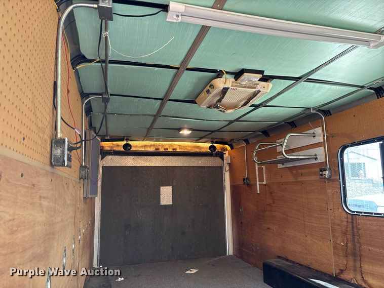 image for item DZ4519 1993 Wells Cargo EW2022 enclosed cargo trailer