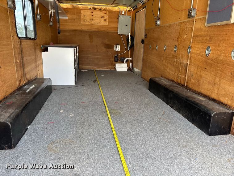 image for item DZ4519 1993 Wells Cargo EW2022 enclosed cargo trailer