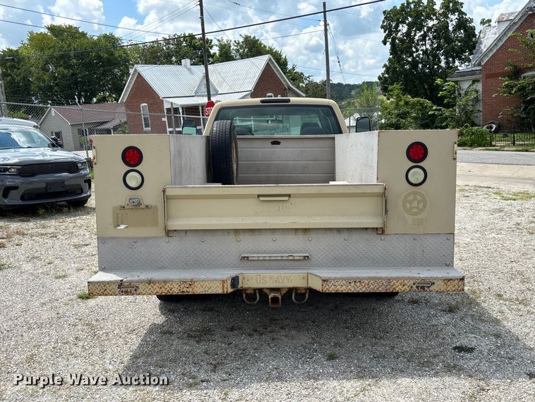 image for item DZ4520 2007 Chevrolet Silverado 3500 Ext. Cab utility bed pickup truck