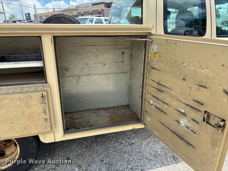 image for item DZ4520 2007 Chevrolet Silverado 3500 Ext. Cab utility bed pickup truck