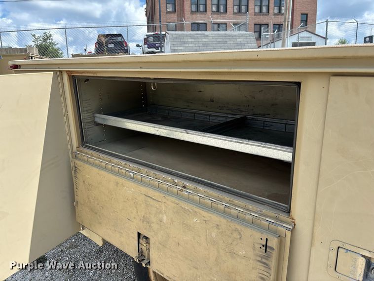image for item DZ4520 2007 Chevrolet Silverado 3500 Ext. Cab utility bed pickup truck