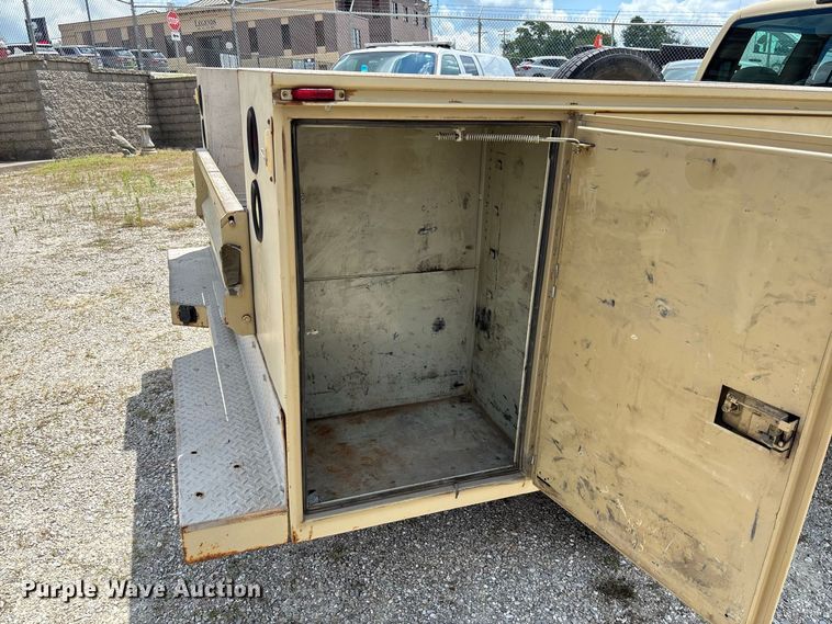 image for item DZ4520 2007 Chevrolet Silverado 3500 Ext. Cab utility bed pickup truck