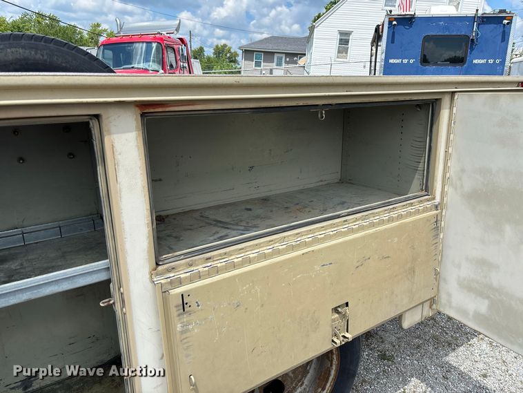 image for item DZ4520 2007 Chevrolet Silverado 3500 Ext. Cab utility bed pickup truck
