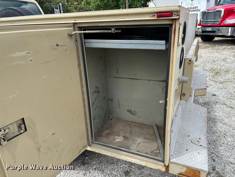 image for item DZ4520 2007 Chevrolet Silverado 3500 Ext. Cab utility bed pickup truck