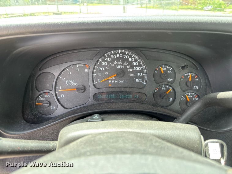 image for item DZ4520 2007 Chevrolet Silverado 3500 Ext. Cab utility bed pickup truck