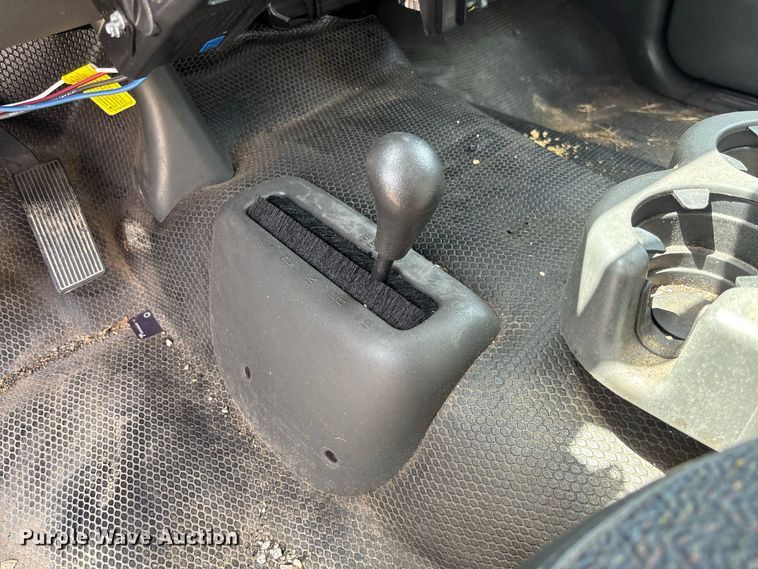 image for item DZ4520 2007 Chevrolet Silverado 3500 Ext. Cab utility bed pickup truck