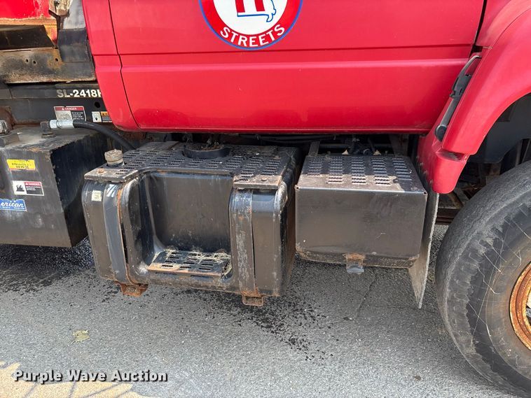 image for item DZ4524 1992 GMC C7 TopKick hook lift truck