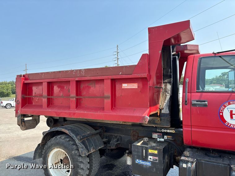 image for item DZ4524 1992 GMC C7 TopKick hook lift truck