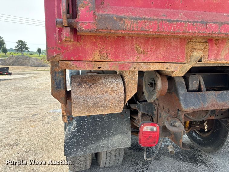 image for item DZ4524 1992 GMC C7 TopKick hook lift truck