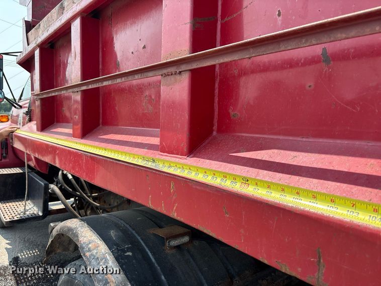 image for item DZ4524 1992 GMC C7 TopKick hook lift truck