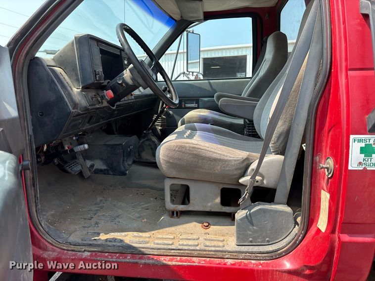 image for item DZ4524 1992 GMC C7 TopKick hook lift truck