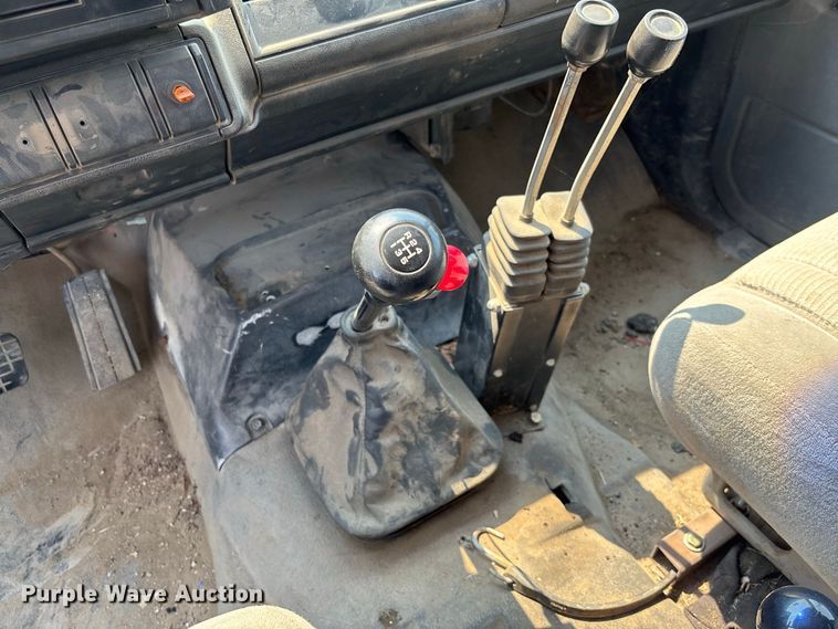image for item DZ4524 1992 GMC C7 TopKick hook lift truck