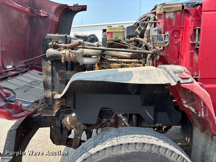 image for item DZ4524 1992 GMC C7 TopKick hook lift truck